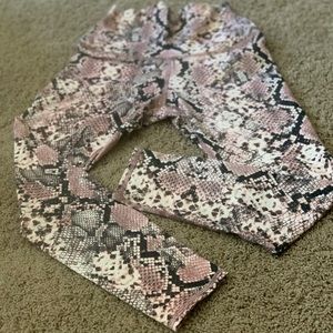 Evolution and Creation Yoga pants